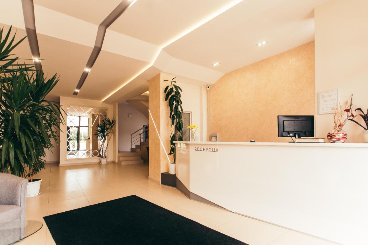 Hotel Dijana Pirot Zewnętrze zdjęcie